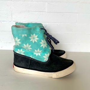 See Kai Run girls Frozen boots